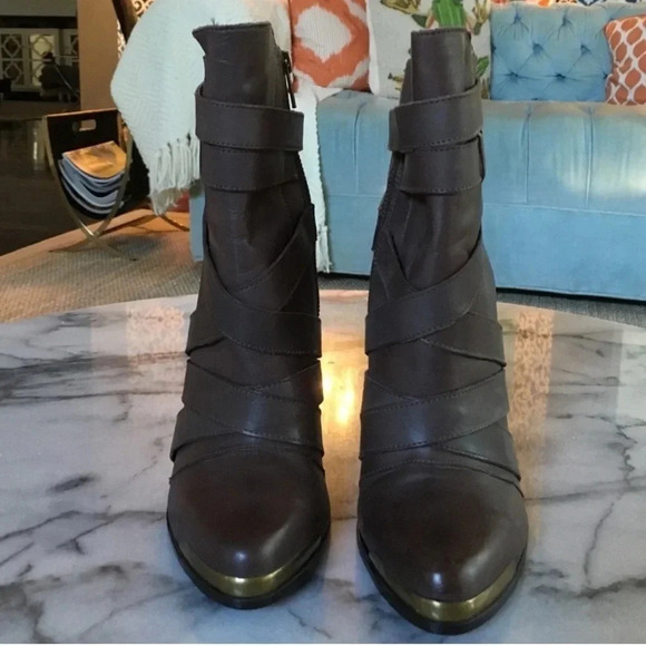Joie santo crisscross leather bootie gold Cap toe wrap straps chocolate taupe - Picture 4 of 14